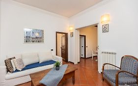 Lungaretta By Rental In Rome